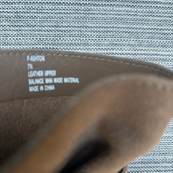 NEW STEVE MADDEN Studded Toe Post Ankle Bootie Brown Suede Size 7.5 - Picture 5 of 7